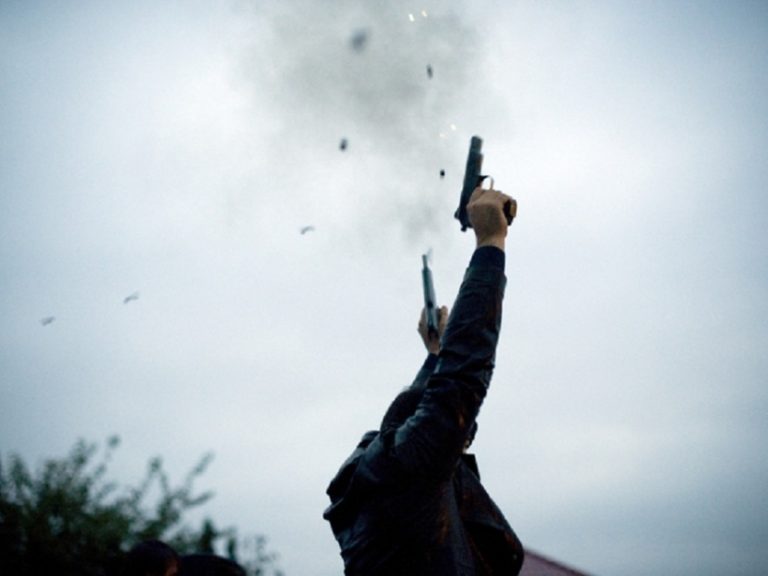 Policia konfiskon tri armë zjarri në Ferizaj