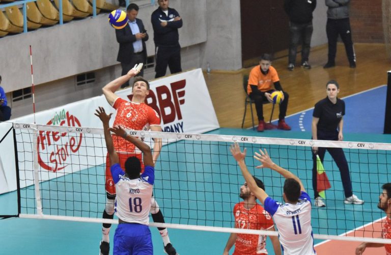 CEV CHALLENGE CUP: LUBOTENI PËSON HUMBJE
