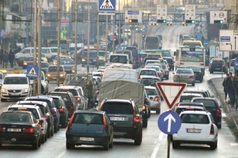 Paralajmërohet masë reciprociteti me Serbinë edhe për targa