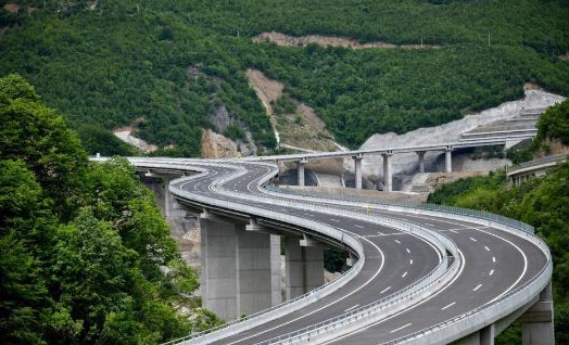 Dy autostradat do të mbyllen përkohësisht të premten dhe të shtunën