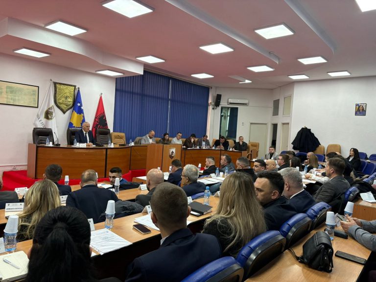 Kuvendi i Komunës mbajti mbledhjen e parë me legjislaturën e re