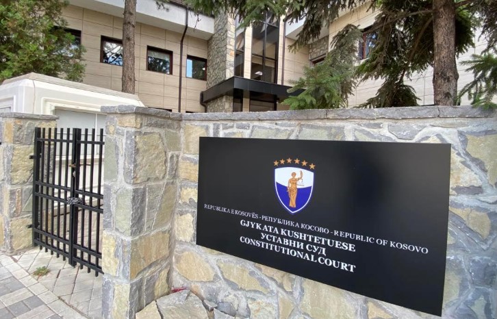 Kushtetuesja ndalon veprimet e Presidentes dhe Kuvendit deri më 31 mars