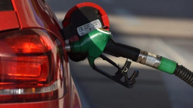 “Fluturon” çmimi i naftës në Ferizaj, një litër blihet për 1.5 euro