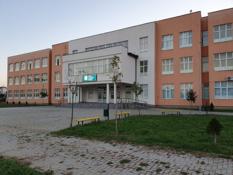 Vdekja e nxënësit 15-vjeçar në sallën e edukatës fizike në Ferizaj, Policia: Pësoi arrest kardiak