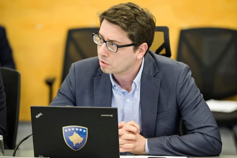 Murati jep detaje për pagën e 13-të te lehonat