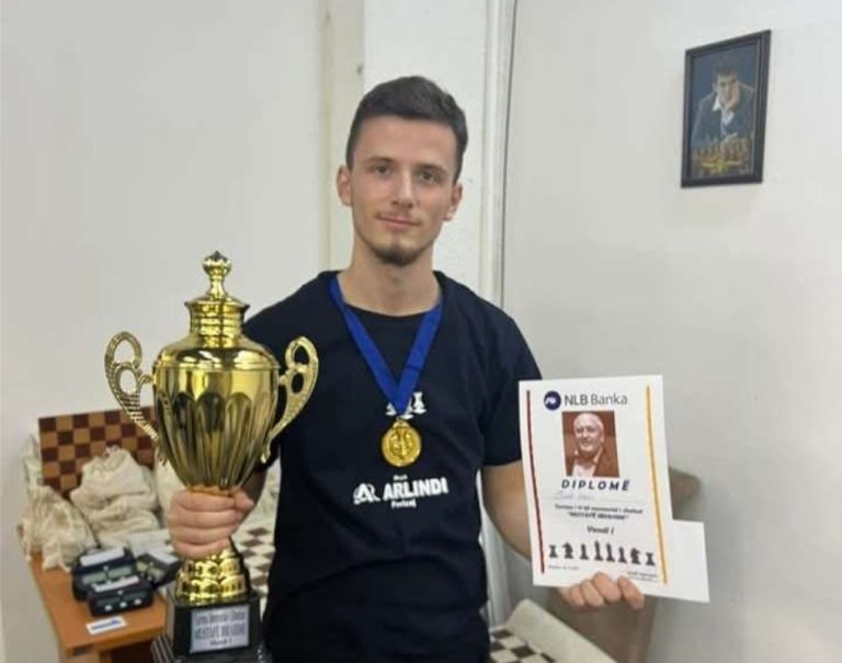 Endrit Uruçi triumfon në “Teuta Chess Festival Open Blitz 2026” në Durrës